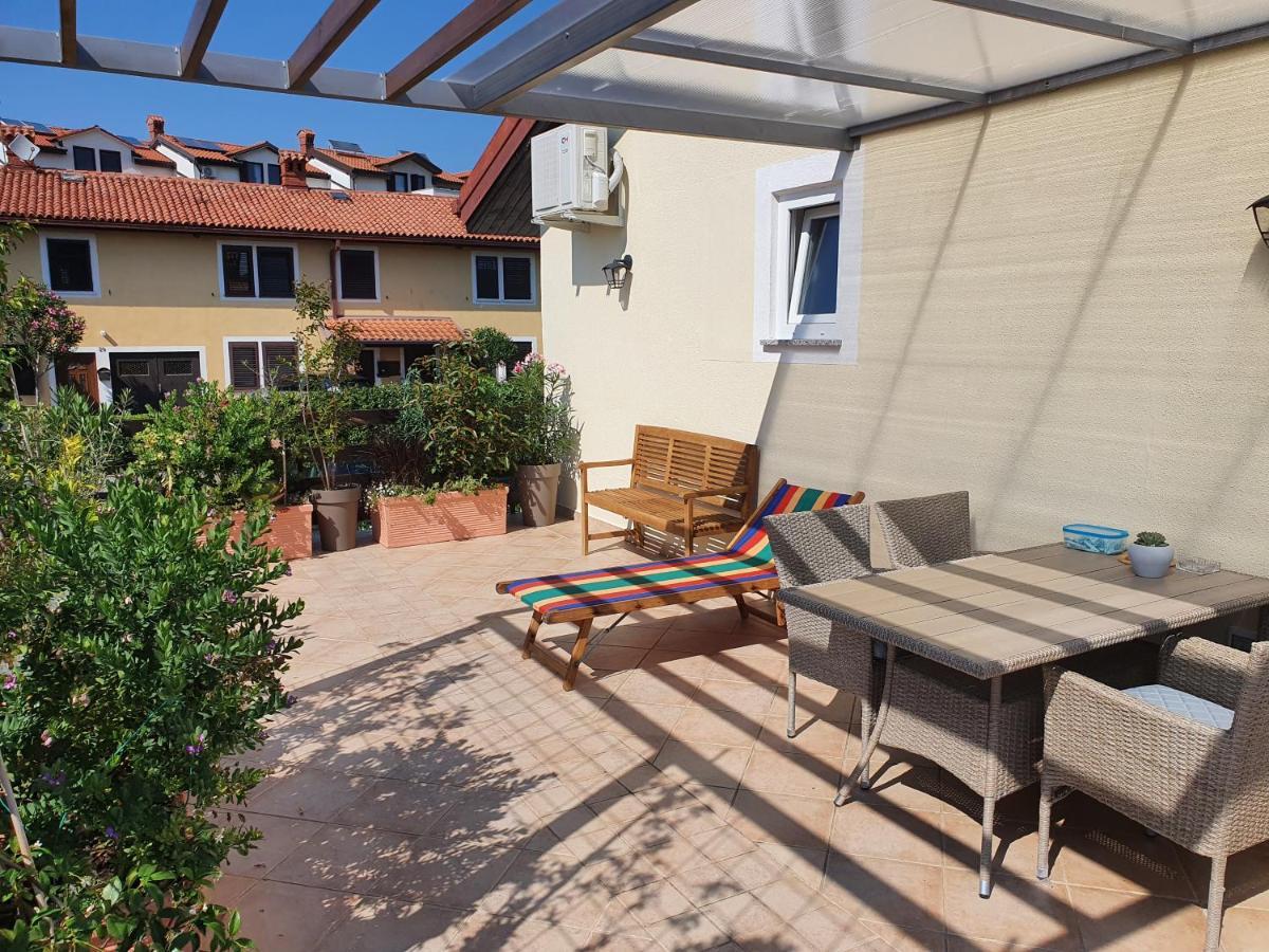 Garden View Apartments Ankaran Exterior photo